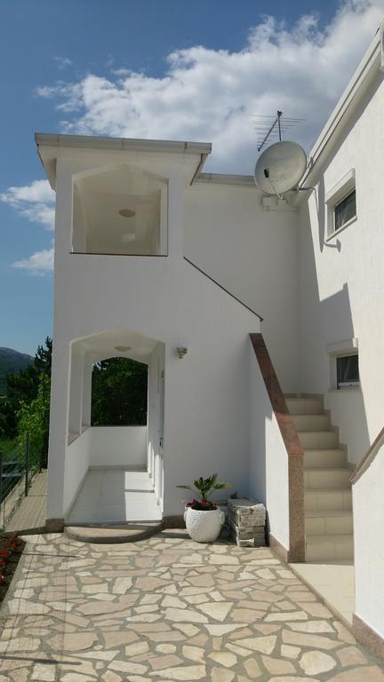 Ruza Apartmani Draga Bascanska Exterior photo